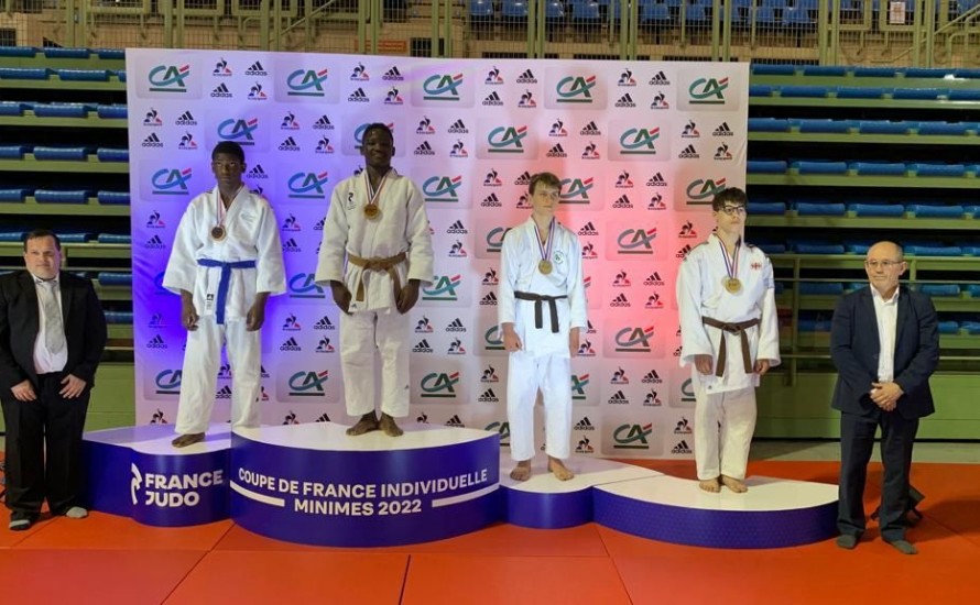 Championnat de France Minimes 26 et 27 Mars  Sachka Raymond -73kg  3eme